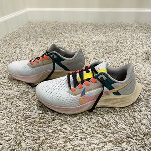 Like New Women’s Nike Air Zoom Pegasus 38 Premium size 6.5
